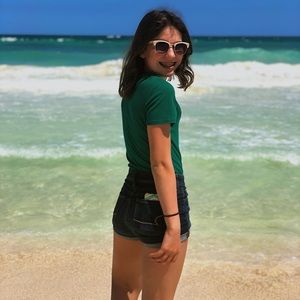 Meet your Posher, Ava